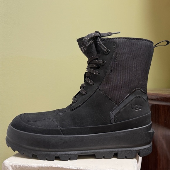UGG Black lug  Ankle Boots - Picture 1 of 8